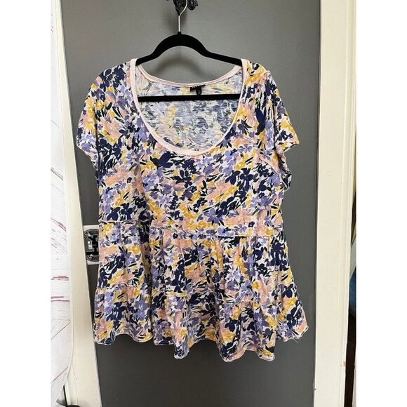 Torrid size 3 3x floral short sleeve top shirt - Picture 1 of 5